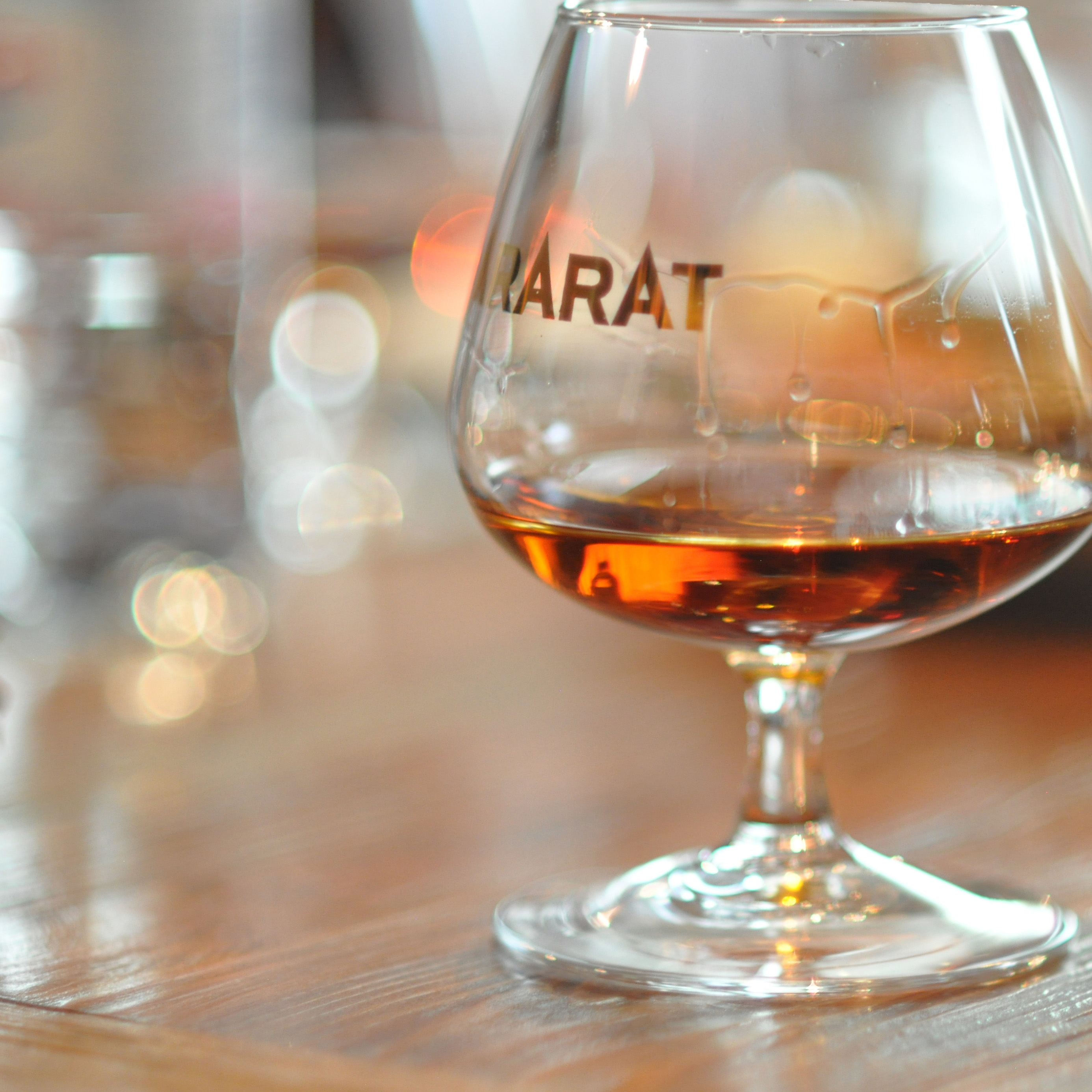 Бренді вірменське Ararat Otborny 7 років витримки 0,5 л 40% в Україні