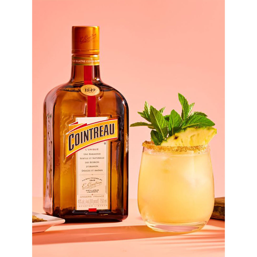 Ликер Cointreau 0,05л 40% купить