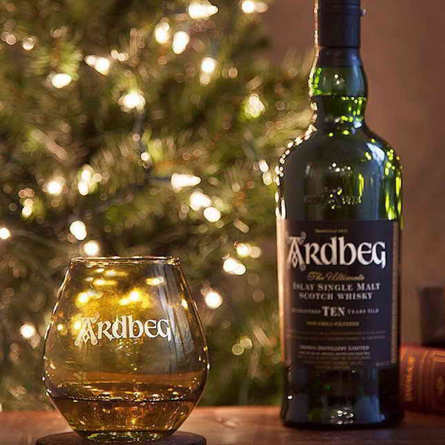 Виски Ardbeg 10 лет выдержки 0,7 л 46% в Украине