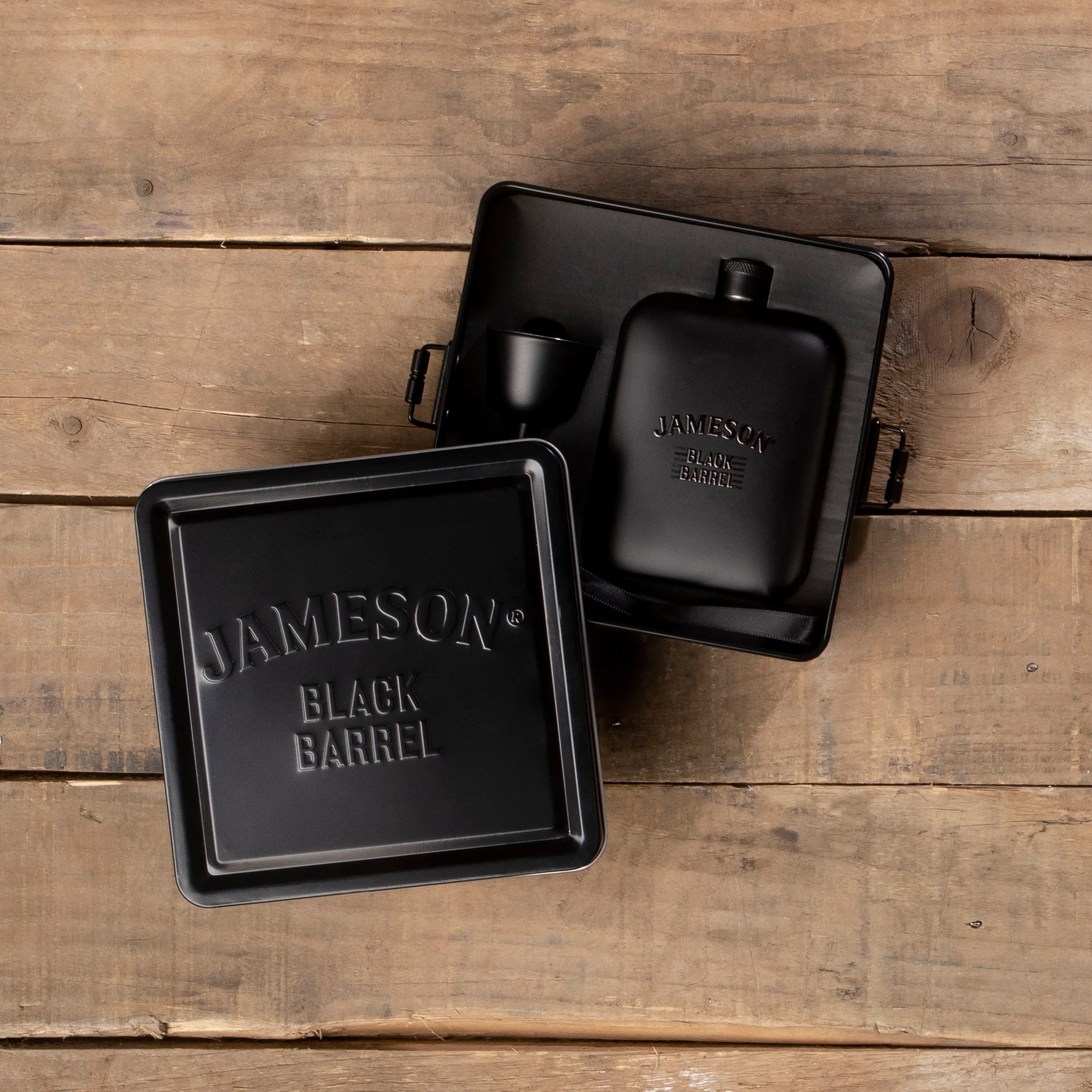 Виски набор Jameson Black Barrel 0,7 + фляга купить