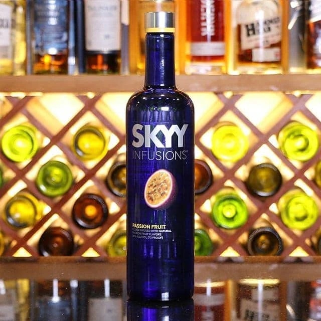 Горілка SKYY Infusions Passion Fruit 0,7л 37,5% в Україні