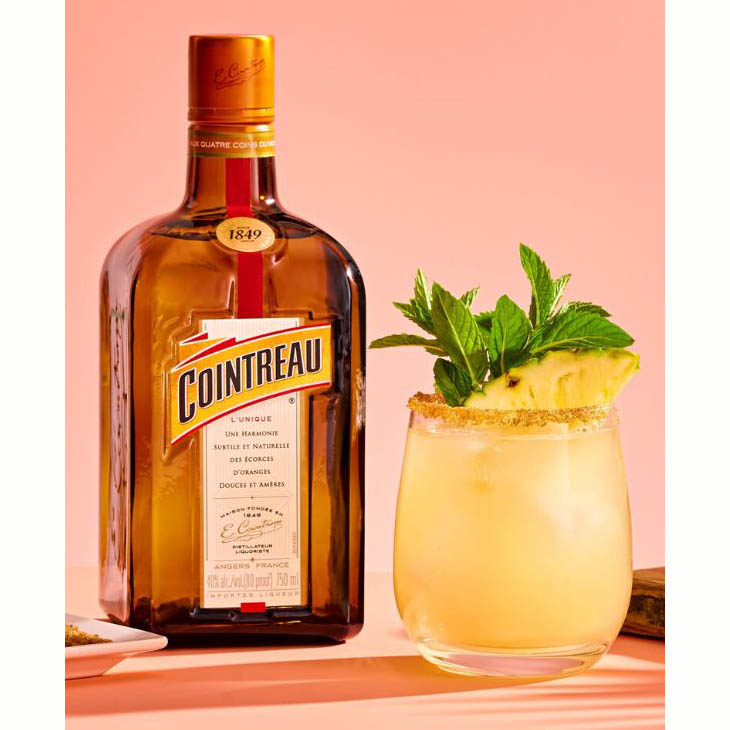 Ликер Cointreau 1л 40% купить