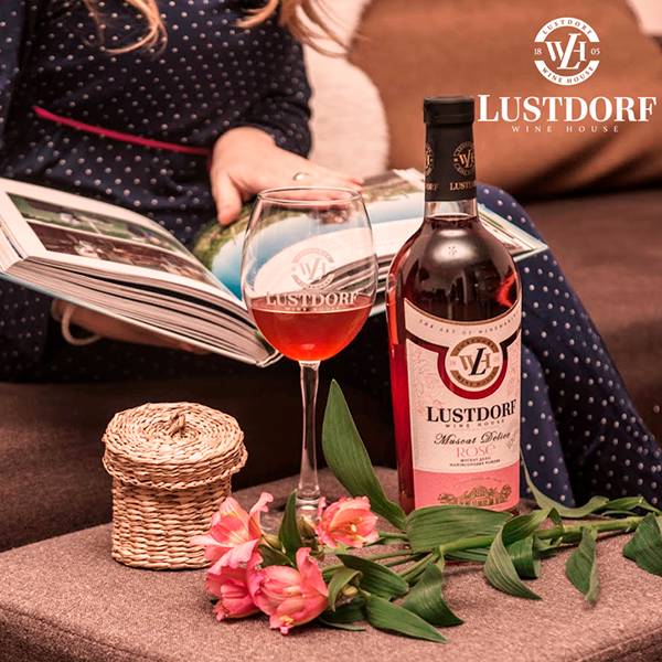 Вино Lustdorf Muscat Delice розовое полусладкое 0,75л 9-13% в Украине