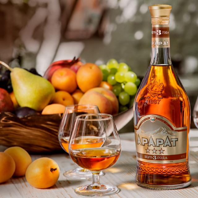 Бренди армянское Ararat 3 звезды 0,25л 40% купить