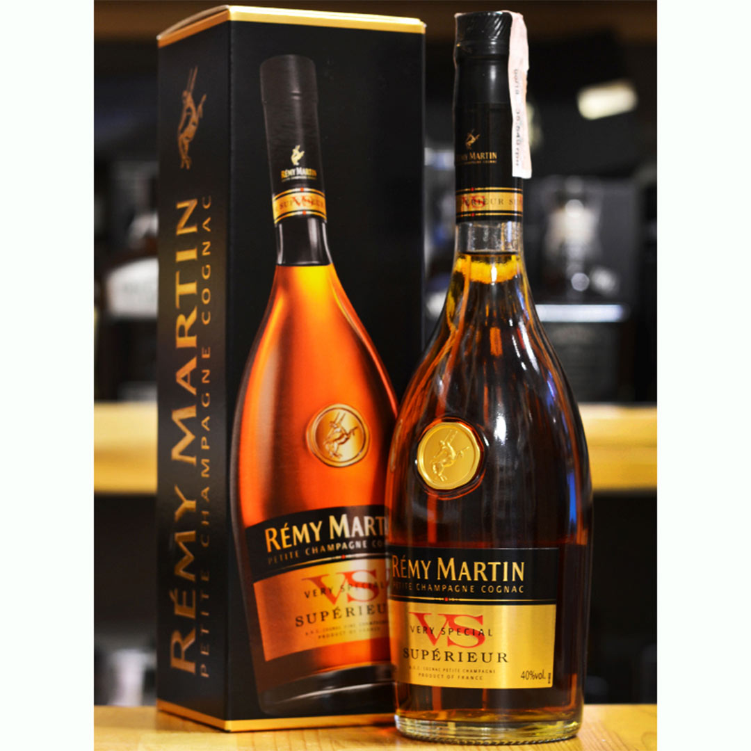 Коньяк Remy Martin Superior VS 0,5л 40% у коробці купити