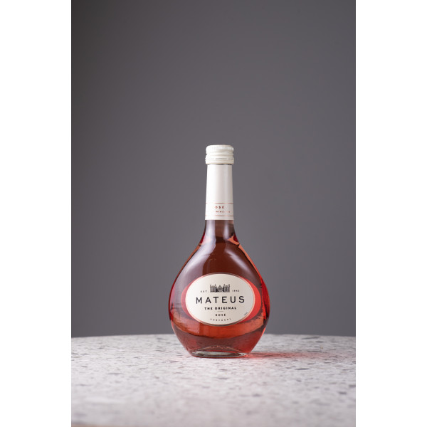 Вино Mateus Rose Sogrape Vinhos Рожеве Напівсухе 0,75л 11% в Україні