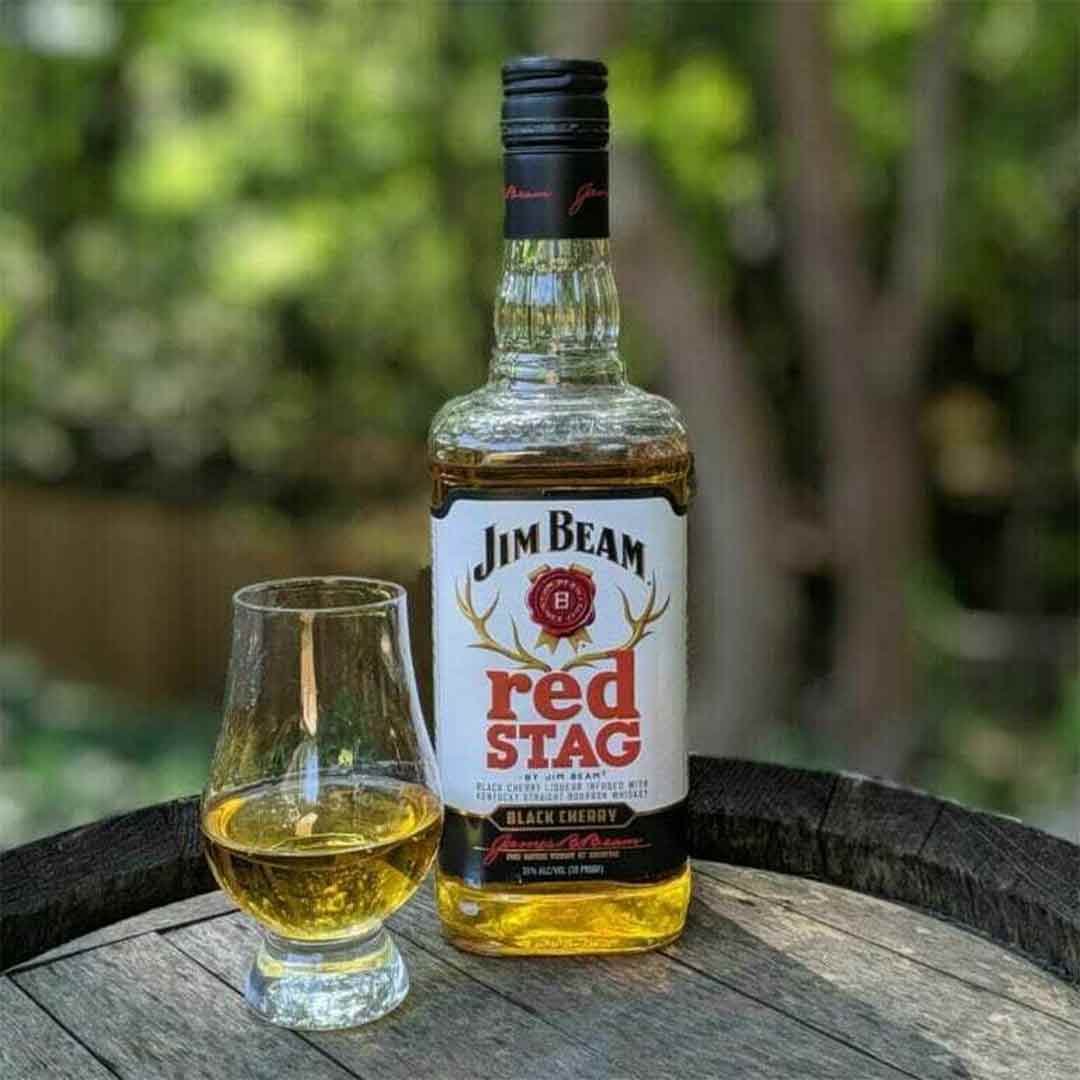 Ликер Jim Beam Red Stag Cherry 32,5% 0,7л +1 стакан Хайболл купить