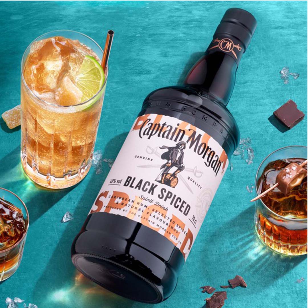 Ромовый напиток Captain Morgan Spiced Black 0,7л 40% купить