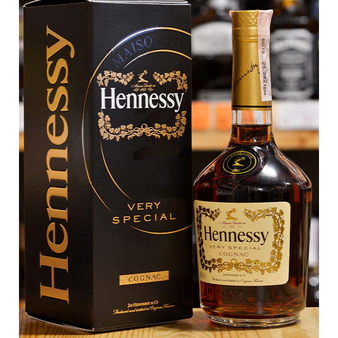 Коньяк Hennessy VS 4 года выдержки 0,7л 40% в коробке купить