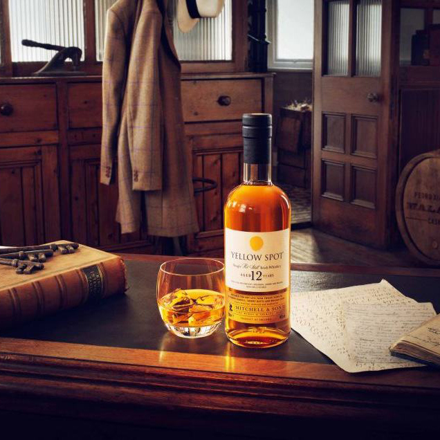 Віскі Mitchells Yellow Spot 12 років витримки в подарунковій упаковці 0,7 л 46% купити