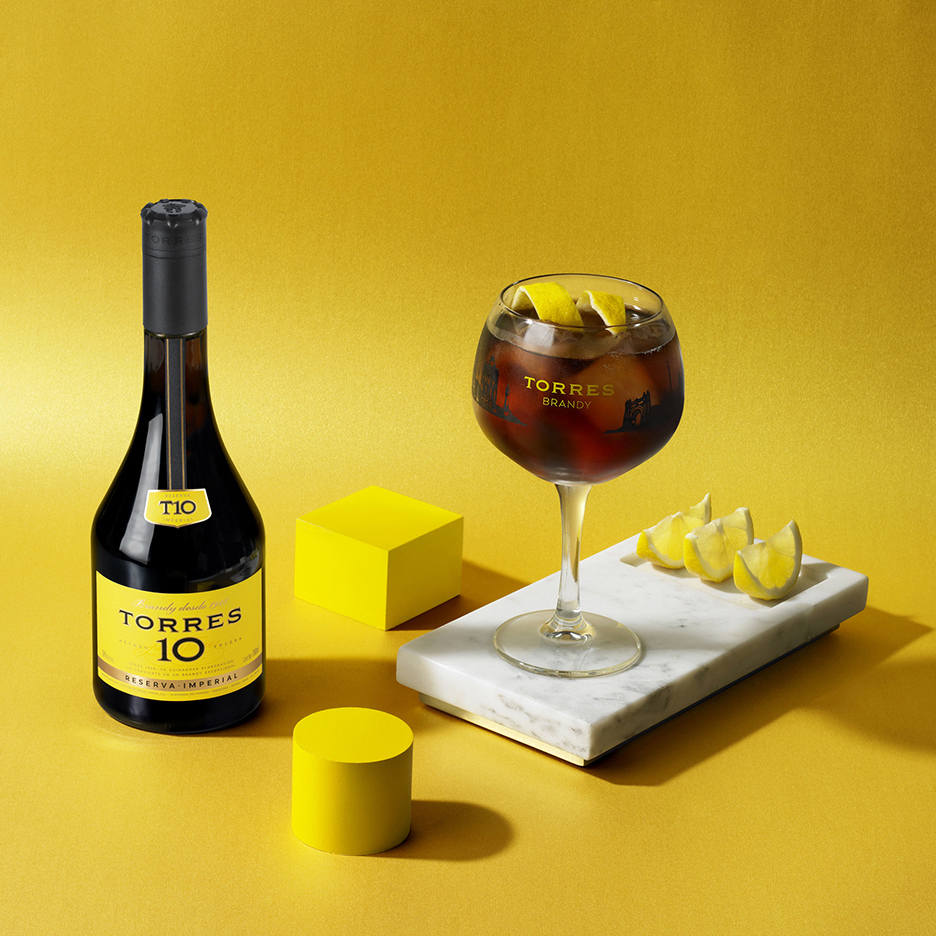 Бренди Torres 10 Gran Reserva 0,7 л 38% +1 стакан в Украине