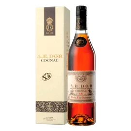 Коньяк A.E. Dor XO Fine Champagne бурштиновий у подарунковій коробці 0,7л 40%