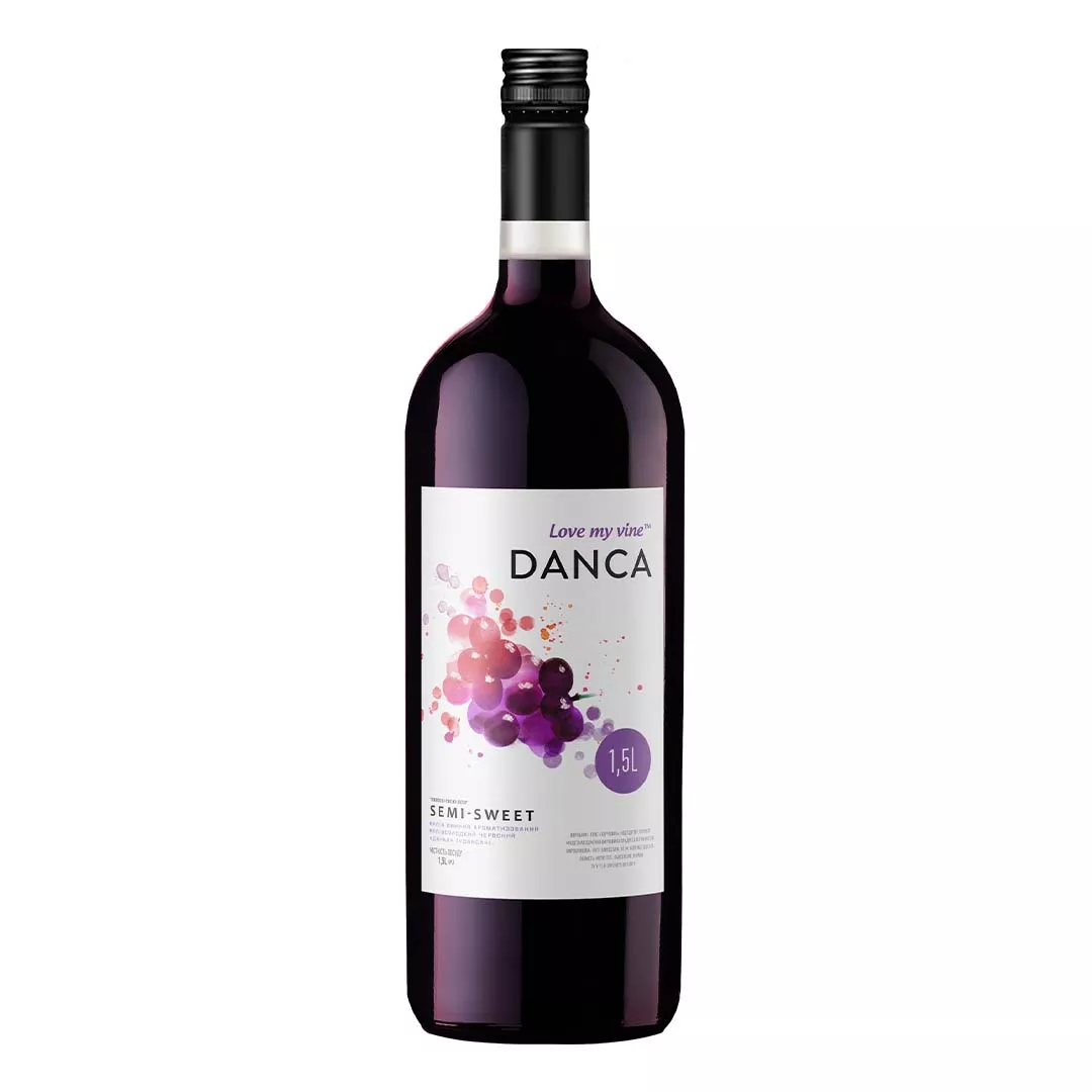 Напиток винный Danca красный полусладкий 1,5 л 8-8,5%