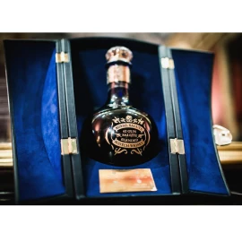 Виски Chivas Royal Salute 62 Gun Salute 1 л 43% в подарочной коробке купить