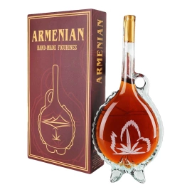 Бренди Армянский "Пять звезд" 5 лет Кувшин 0,5л 40%