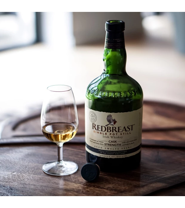 Виски Redbreast Cask Strength 12 лет выдержки 0,7 л 48-65% в подарочной упаковке купить
