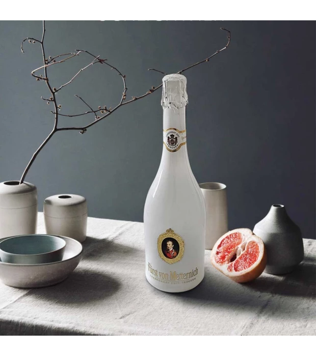Вино игристое Furst von Metternich Сhardonnay 0,75л белое сухое 12,5% купить