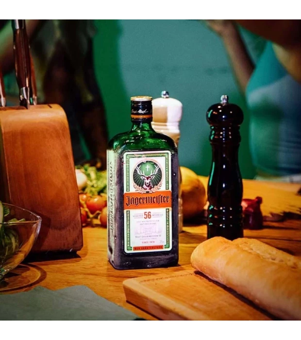 Ликер Jägermeister 0,7 л 35% + полигональные шоты купить