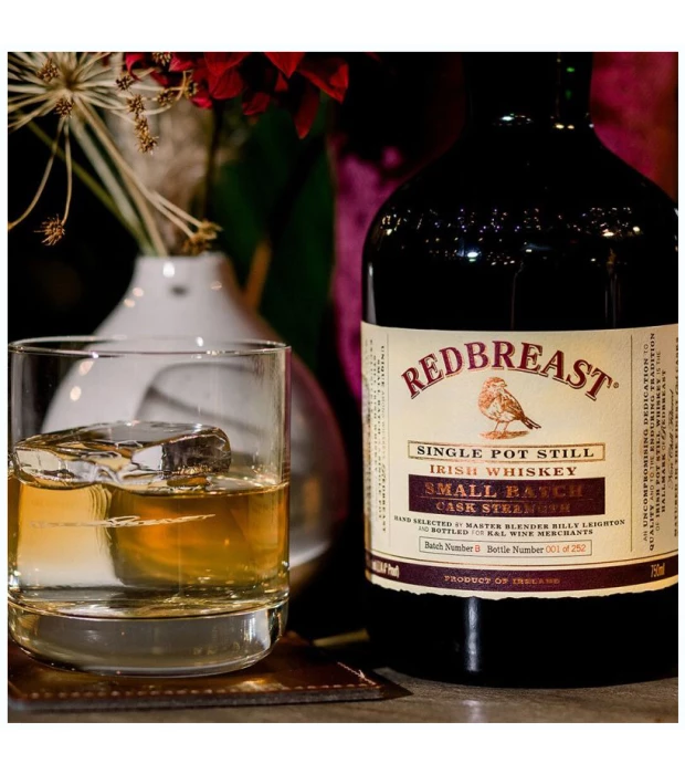 Виски Redbreast Cask Strength 12 лет выдержки 0,7 л 48-65% в подарочной упаковке в Украине