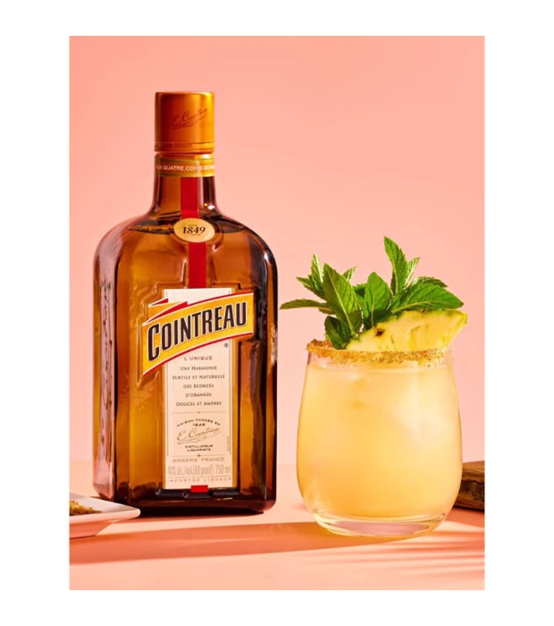 Ликер Cointreau 0,05л 40% купить