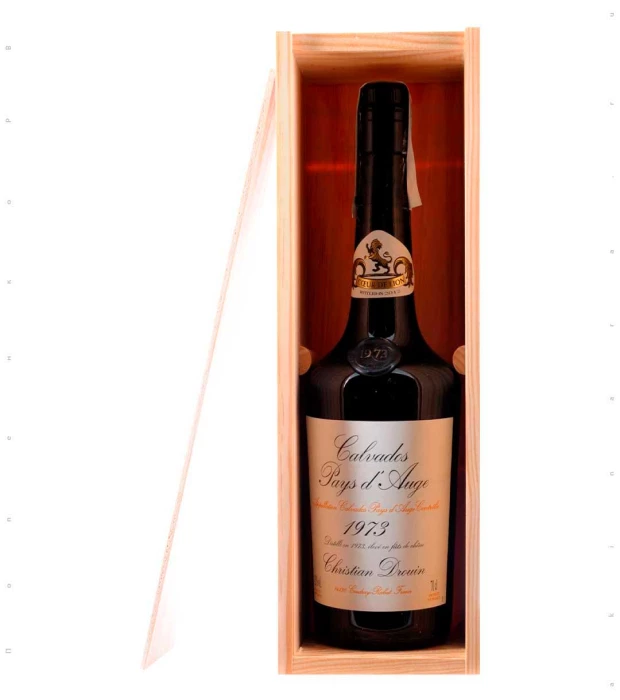 Кальвадос Christian Drouin Coeur de Lion Pays d'Auge 1973 деревянная коробка 0,7л 42%