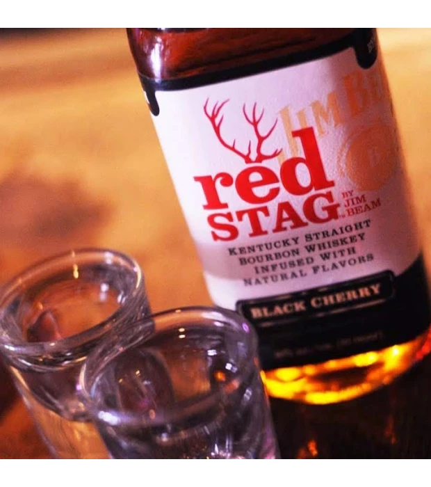 Лікер Jim Beam Red Stag Cherry 0,5л 32,5% в Україні
