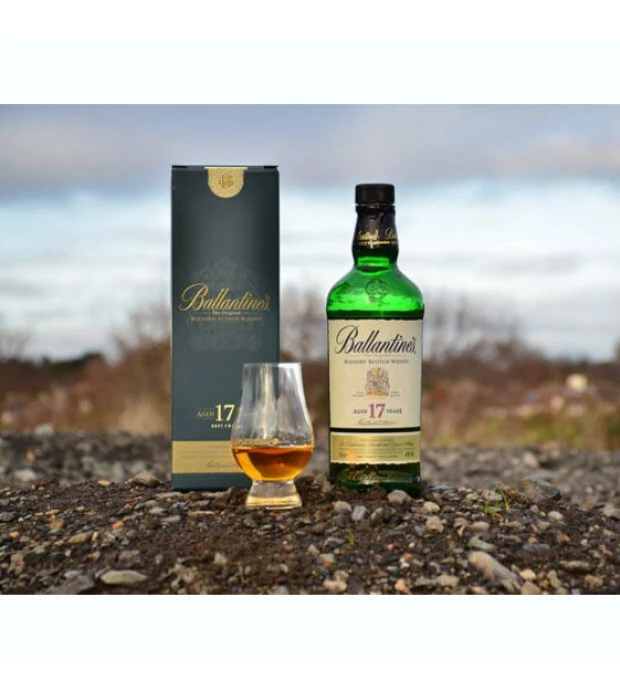 Віскі Ballantine's 17 років 0,7 л 40% в подарунковій упаковці купити