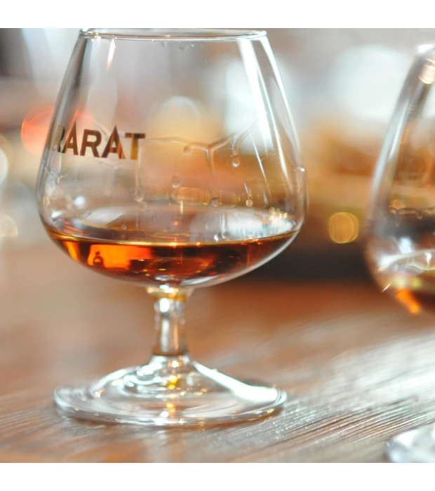 Бренди армянское Ararat Nairi 20 лет выдержки 0,5л 40% в подарочной коробке купить